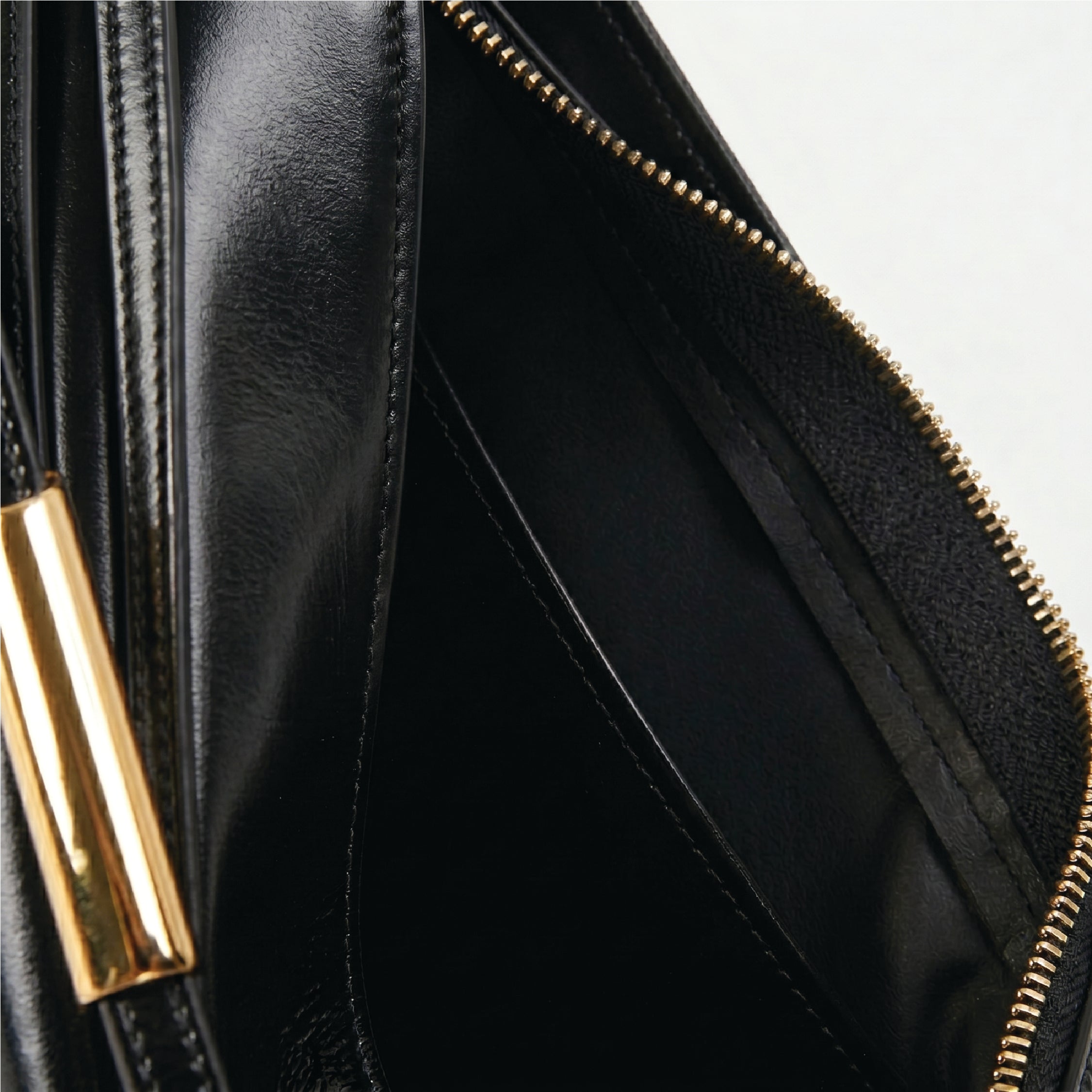 Crest - Black